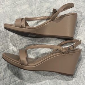 Calvin Klein Tan Wedges 8 1/2